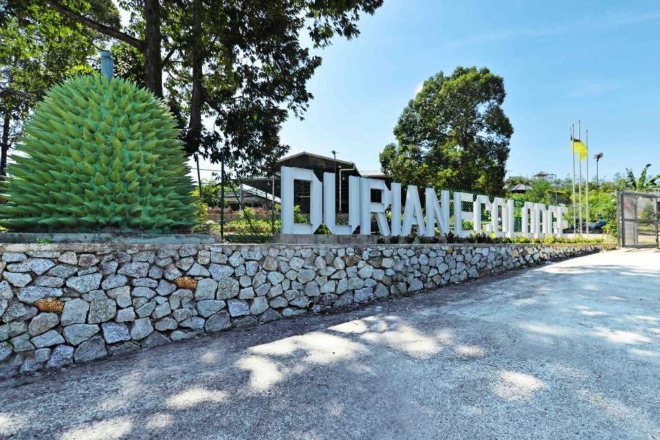 Durian Ecolodge Тампін Екстер'єр фото